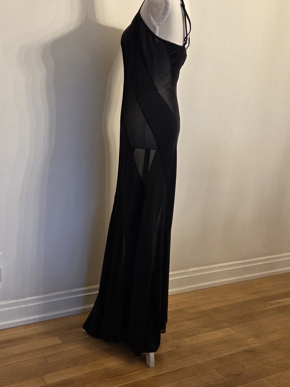 Frederick's of Hollywood Black Sheer Panel Nighthown - Picture 4 of 9